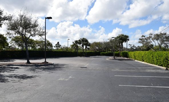 1352 S US Highway 1, Jupiter, FL 33477